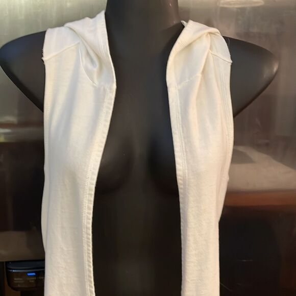 Small Miley Cyrus Max Azria white sleeveless hooded open front cardigan - Picture 3 of 10